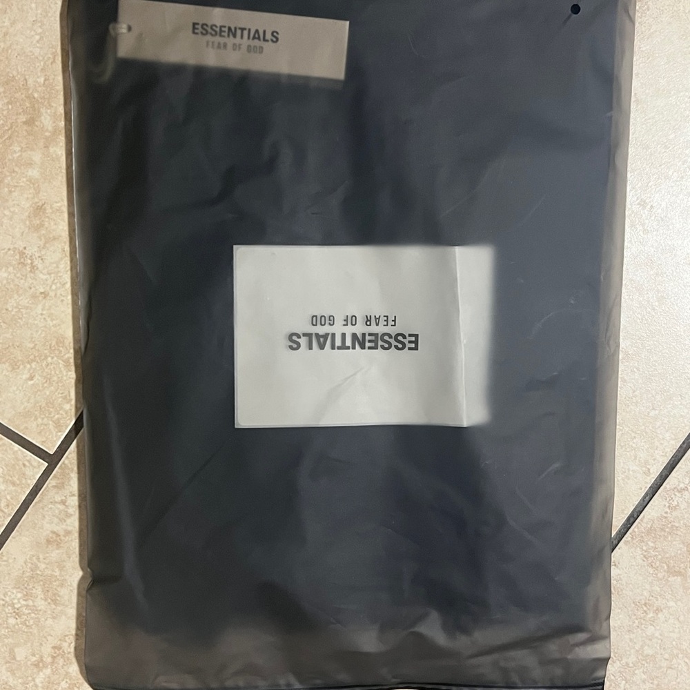 Fear of God Essentials Black T shirt